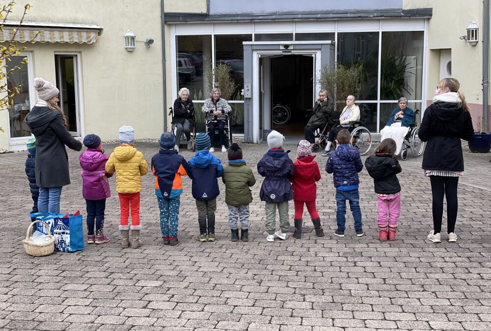 Eiersuche und Besuch der Kita Kids St. Sebastian